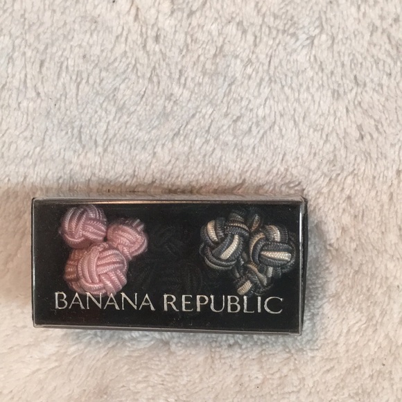 Banana Republic satin knot cuff links - Picture 1 of 3